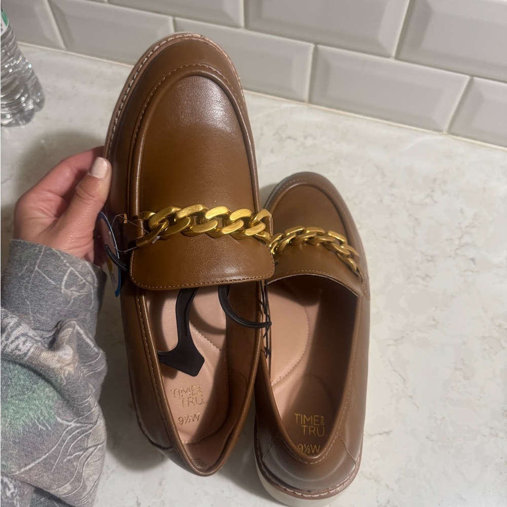 New with tags women’s brown loafers with gold detail